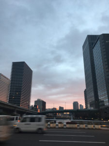 早朝の大阪